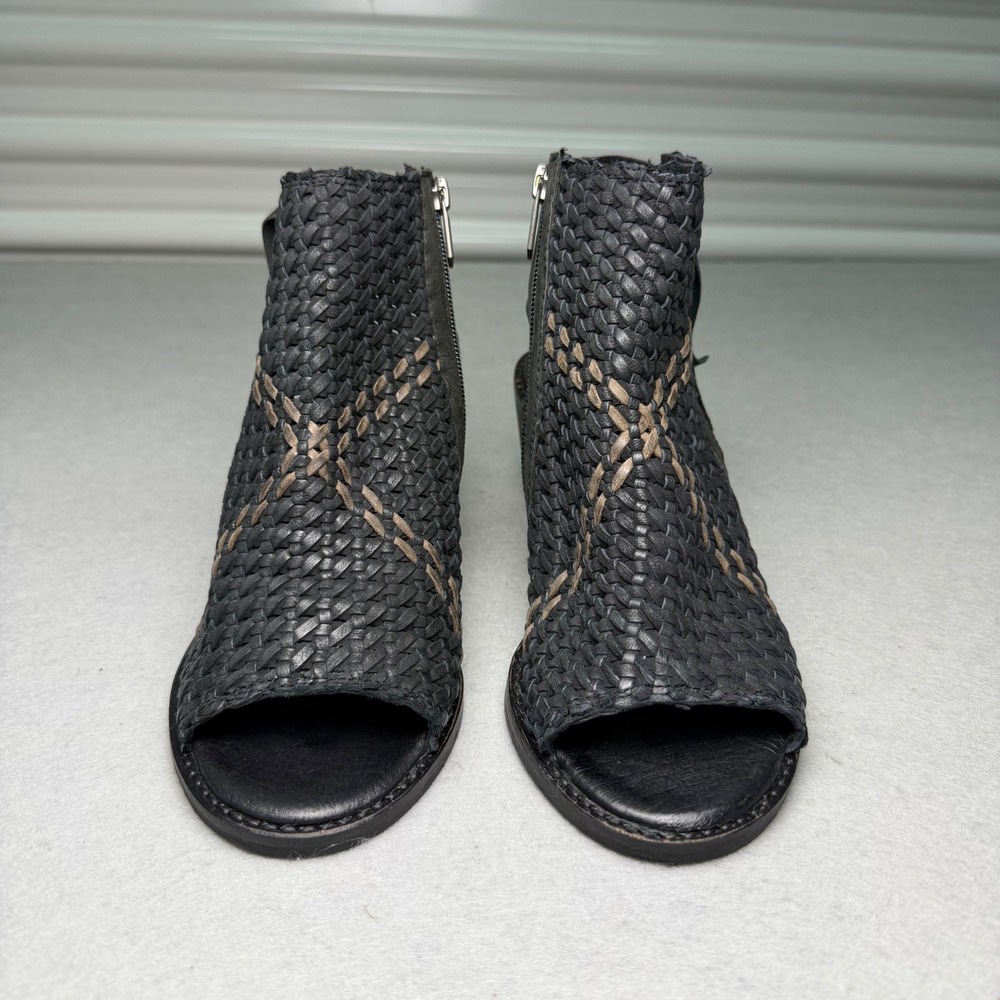 Sam Edelman Cooper Black Woven Leather Peep Toe Block Heel Booties Womens 9.5